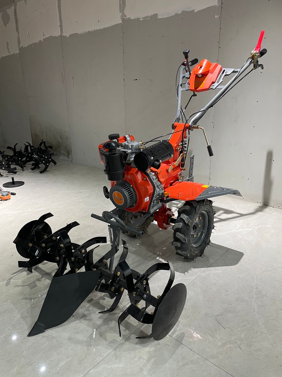 MECSTROKE BRAND 8HP DIESEL OPERATED ROTARY CULTIVATOR /POWER TILLER /WEEDER-173F WITH SINGLE SHOCKER - Image 3